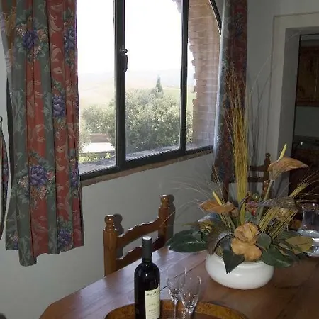 Apartment Sleeps 3 Pool Wifi *